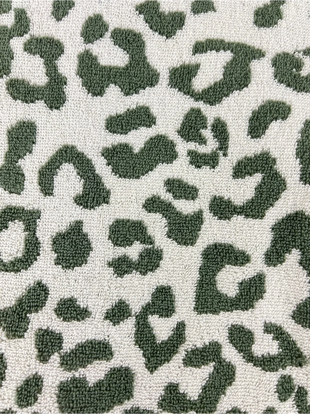 Bespoke Threads Bath Towels Sea Spray Green & Cream Leopard Soft Cotton 2 Pc NEW